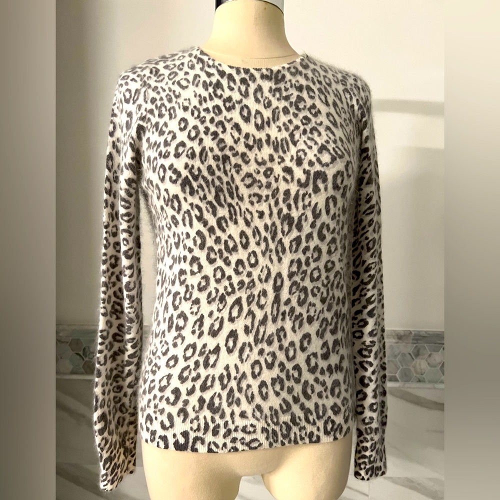 Ann Taylor Cheetah Grey White Rabbit Hair Sweater Sz S
